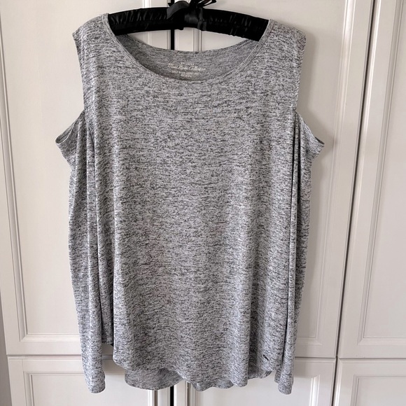 Hollister grey heather cut out shoulder thin sweater blouse (EUC) (size XL) - Picture 3 of 4